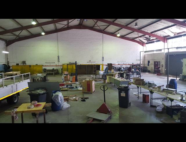 925M² FACTORY TO LET IN SAXON INDUSTRIAL